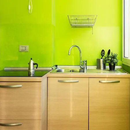 Joivy Vibrant Studio Near Train Station Apartment Como